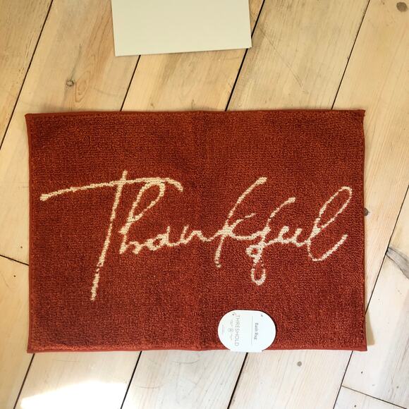 Threshold NWT Thankful Bath Rug Rust 17"x24" - Picture 3 of 7